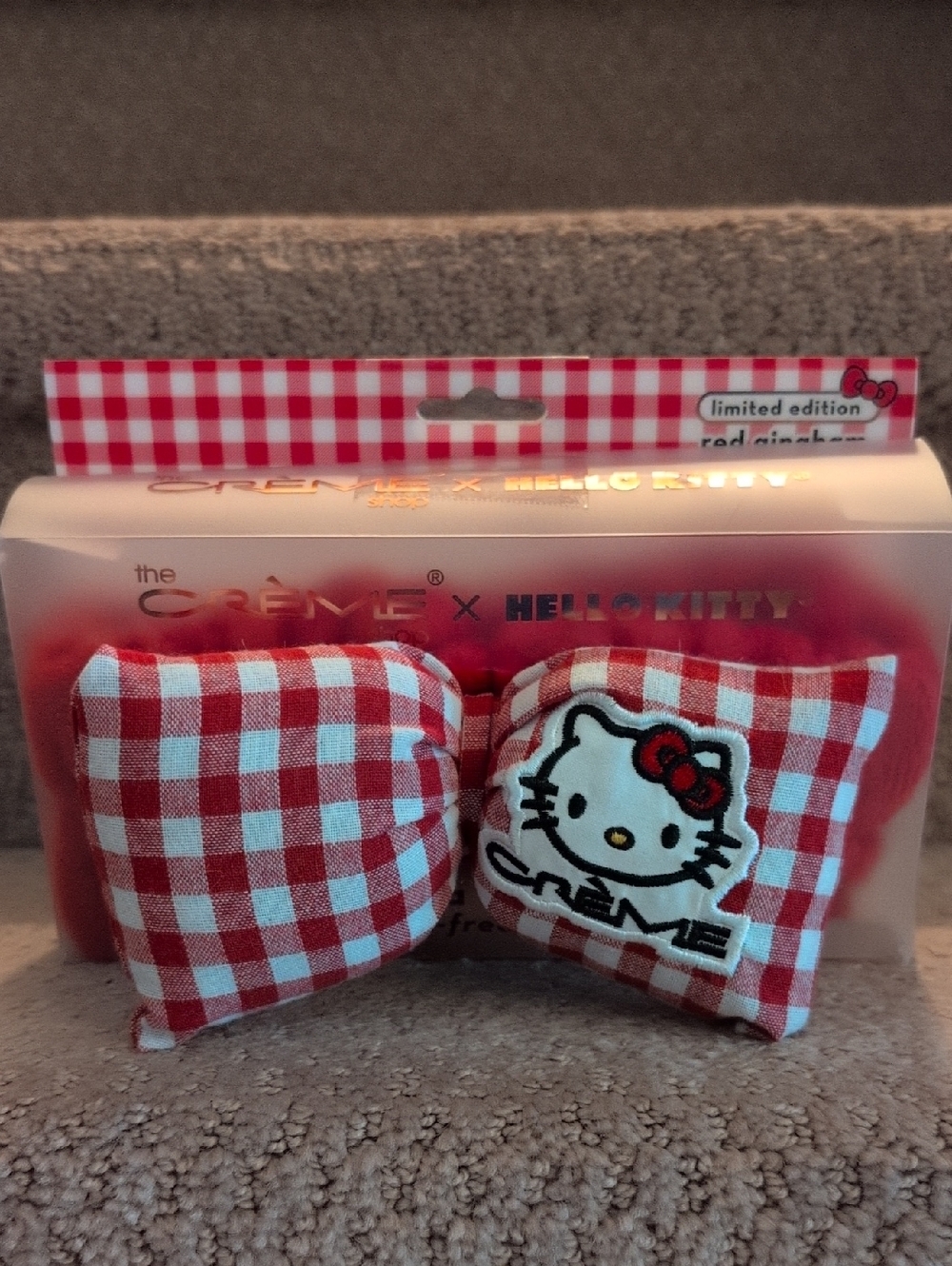 Hello Kitty Sanrio Red & White Gingham Bow Hair Plush Spa Headband NWT - Picture 2 of 6